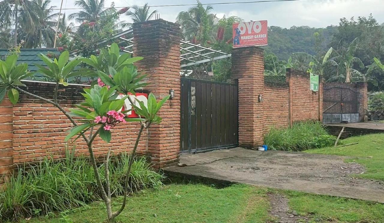 Oyo 2864 Mangsit Garden Homestay Exterior photo